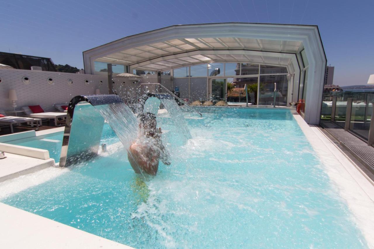 纳加里精品水疗大酒店 比戈 外观 照片 The pool at the hotel