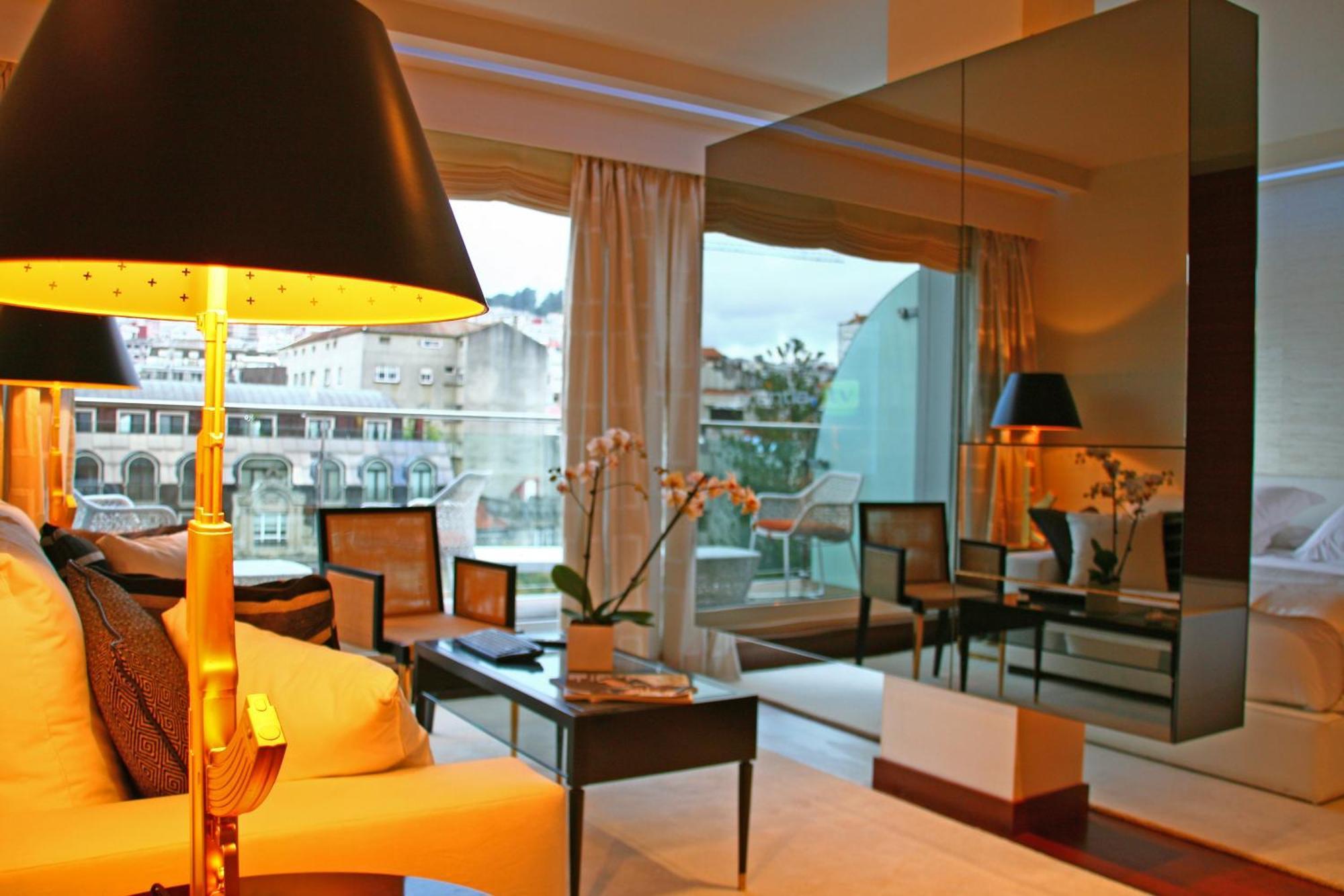 纳加里精品水疗大酒店 比戈 外观 照片 Interior of a suite at the Hotel Excelsior