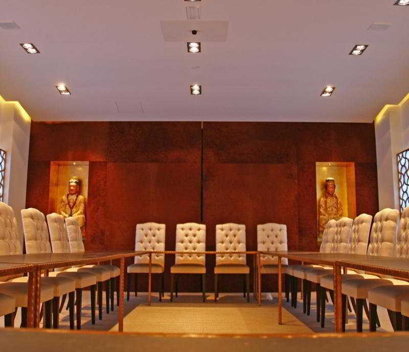 纳加里精品水疗大酒店 比戈 外观 照片 The meeting room of the Supreme Council of the Armed Forces