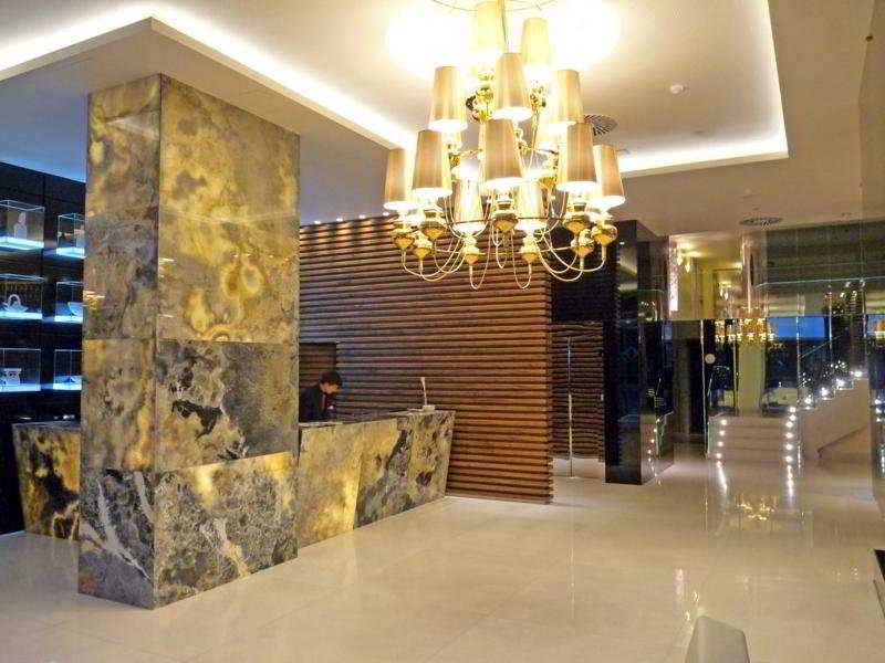 纳加里精品水疗大酒店 比戈 外观 照片 Lobby